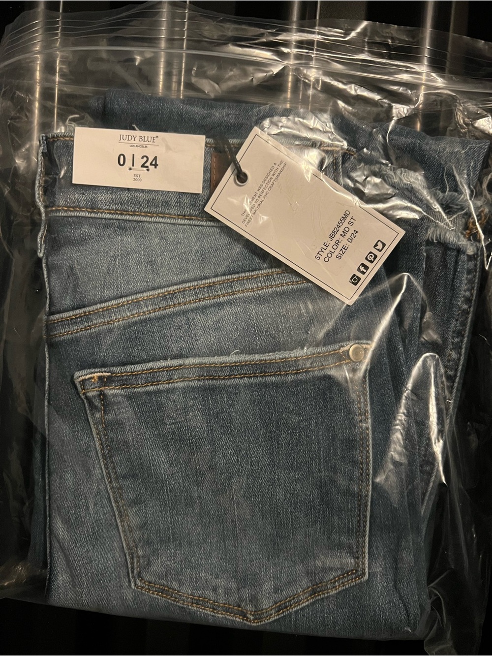 JUDY BLUE Crossover Waist Straight Fit Dad Jeans | Size: 0/24 - Picture 8 of 8